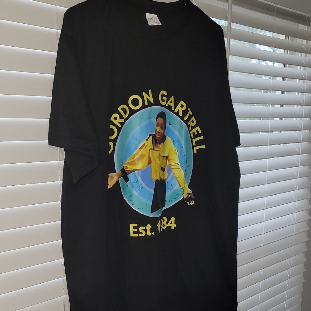 Malcolm Jamal Warner (Gordon Gartrel) Black Graphic T-Shirt with Yellow Design